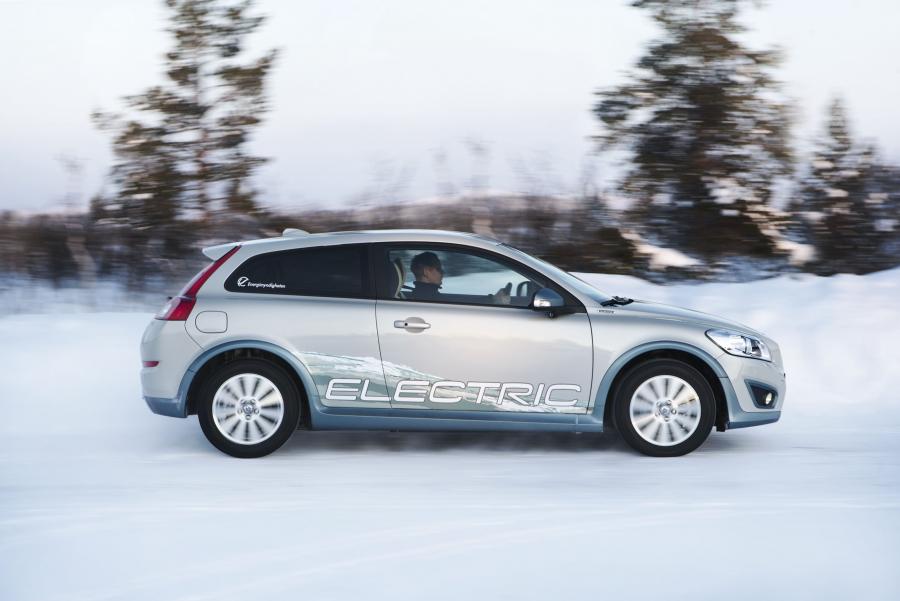  Volvo C30 Electric 2011 года  (фото 23 из 24)